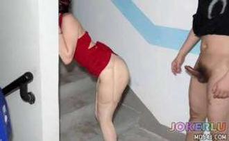  和嫂子公园露出被碰到的外卖员狂操内射