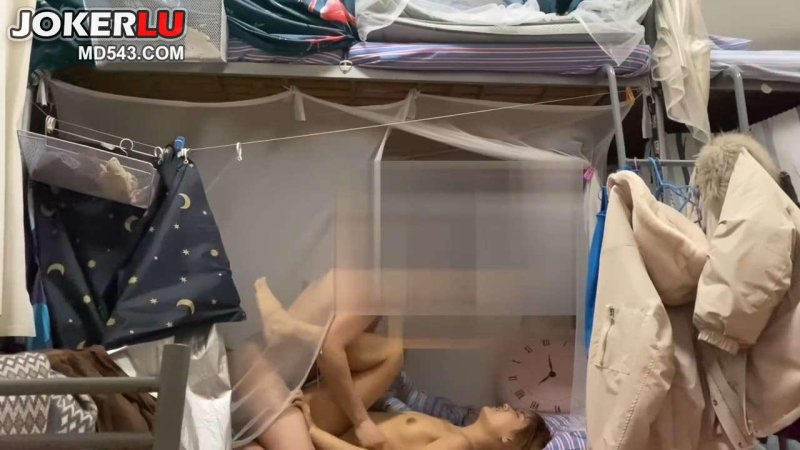  医院宿舍短发妹偷偷内射